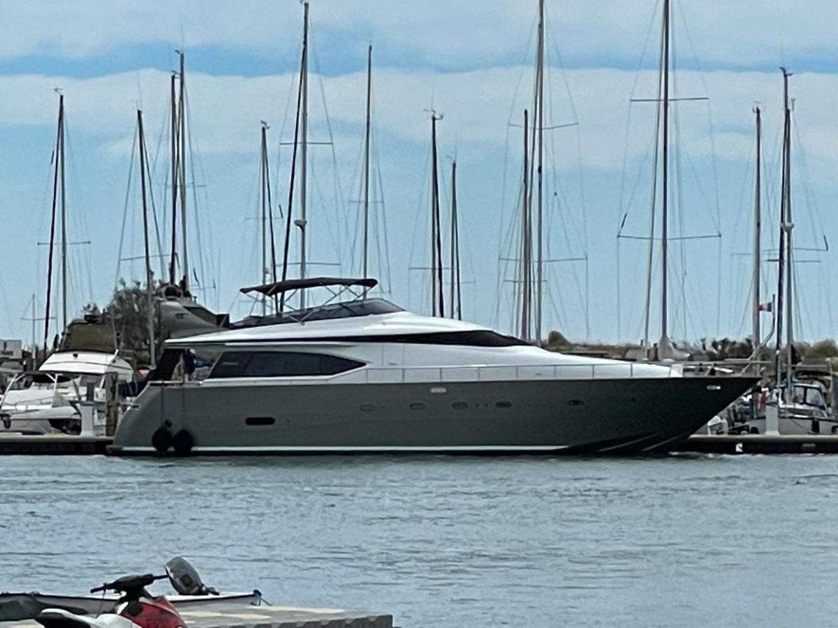 Bateau-hôtel Motoryacht 21 Avec Equipage Barcelone