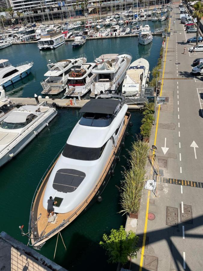 Motoryacht 21 Avec Equipage Barcelone