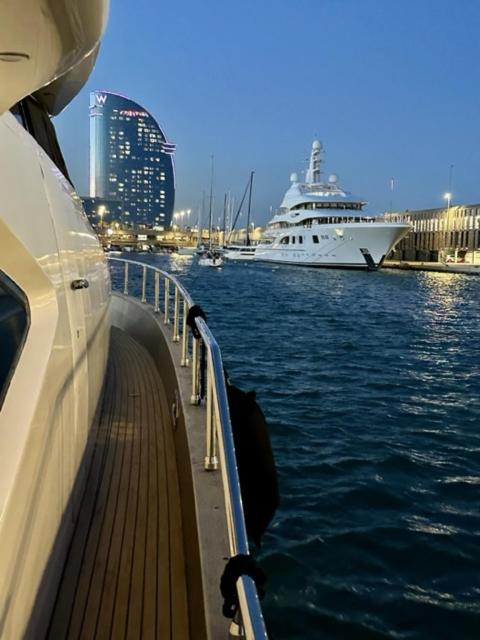 Motoryacht 21 Avec Equipage * Barcelone
