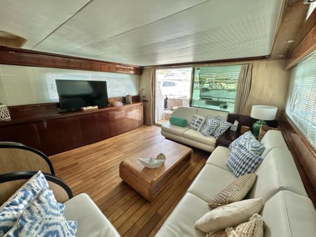 Motoryacht 21 Avec Equipage Barcelone